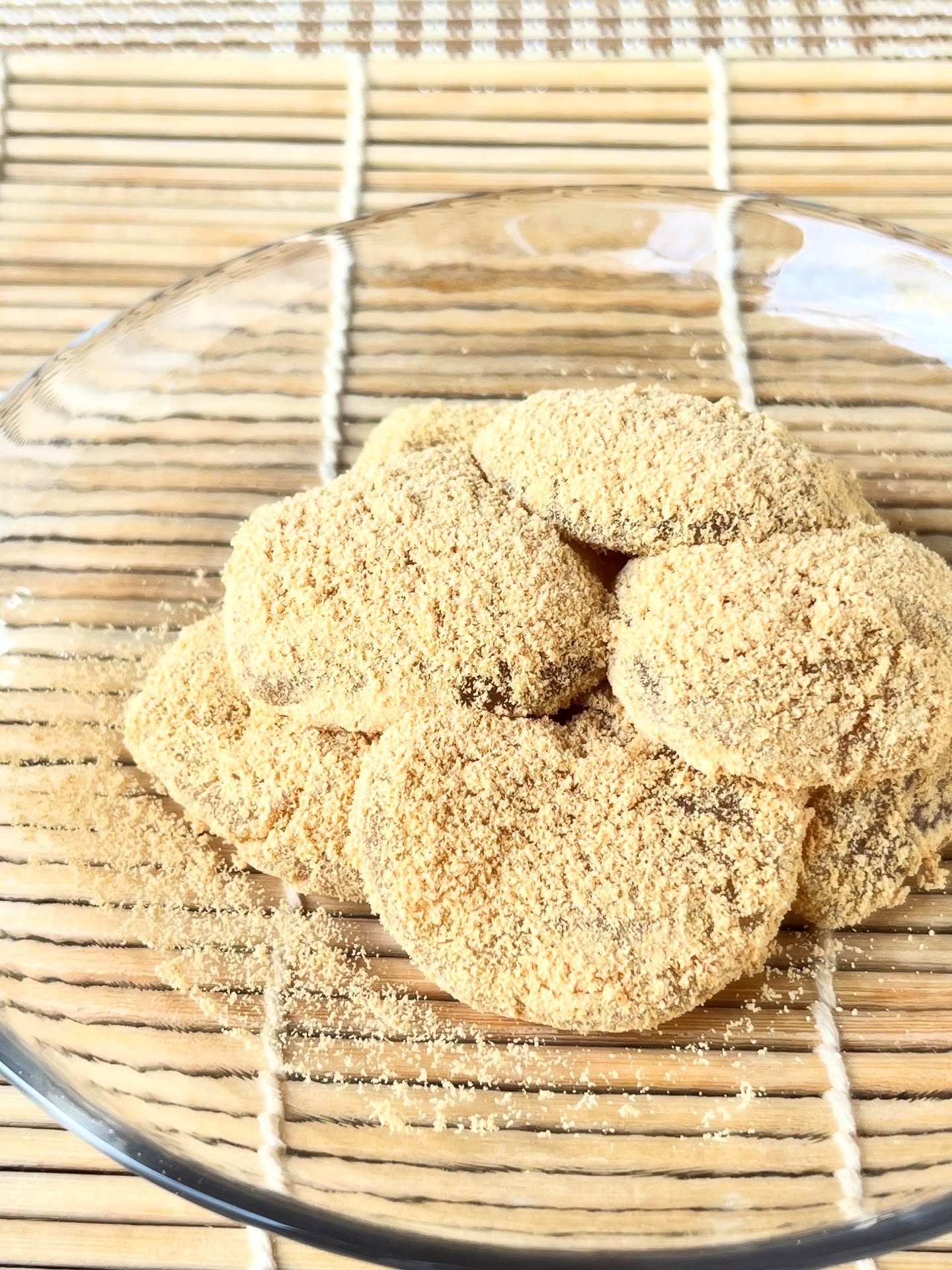 Warabi Mochi – a traditional summer wagashi.

I made these as a sample for the wagashi workshop on August 1st.

Made from bracken starch and carefully kneaded for a smooth, jelly-like texture.
Served with roasted soybean flour and kuromitsu (black sugar syrup), it’s a simple yet refined taste of Japanese summer.
A humble confection that captures the spirit of seasonal living.

#wadawagashi #wagashi #japanesesweets #HandmadeWagashi #和菓子 #japaneseconfectionery#japaneseculture #nara #osaka
